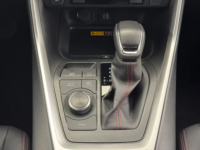 TOYOTA RAV4 2.5 Plug-In-Hybrid Premium AWD-i