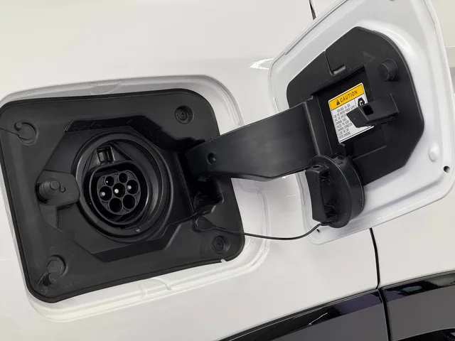 TOYOTA RAV4 2.5 Plug-In-Hybrid Premium AWD-i