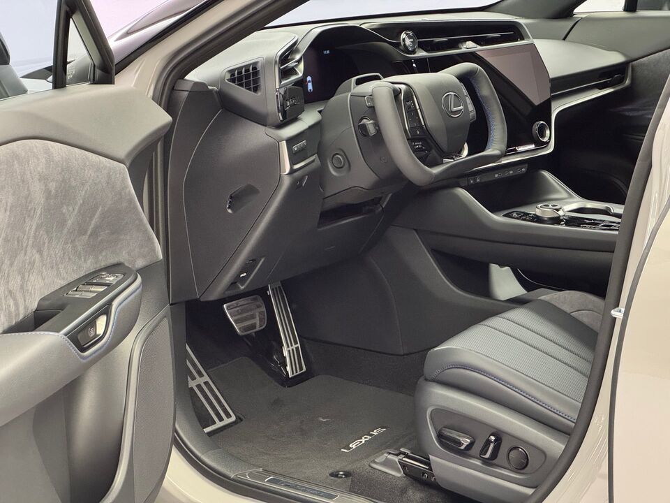 RZ 550e F Sport AWD
