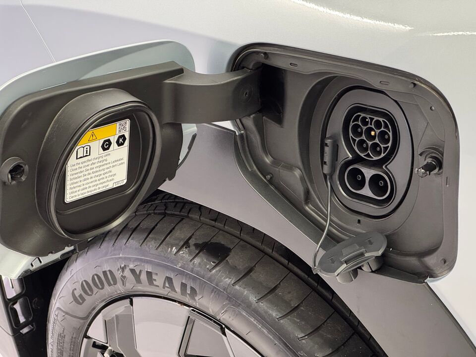 Urban Cruiser Premium AWD
