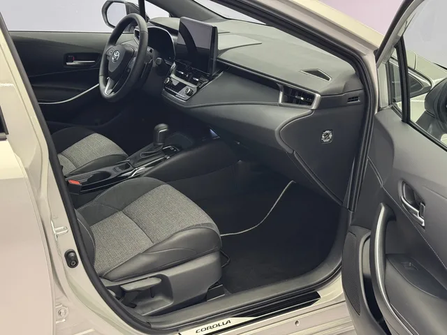 TOYOTA Corolla Touring Sports 2.0 HSD Swiss Edition