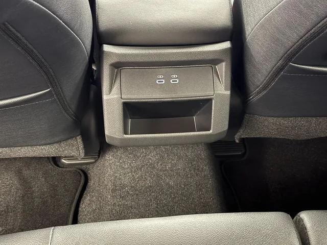 TOYOTA Hilux Double Cab.-Pick-up 59KWh Style AWD