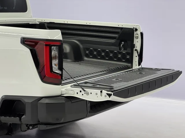 TOYOTA Hilux Double Cab.-Pick-up 59KWh Style AWD