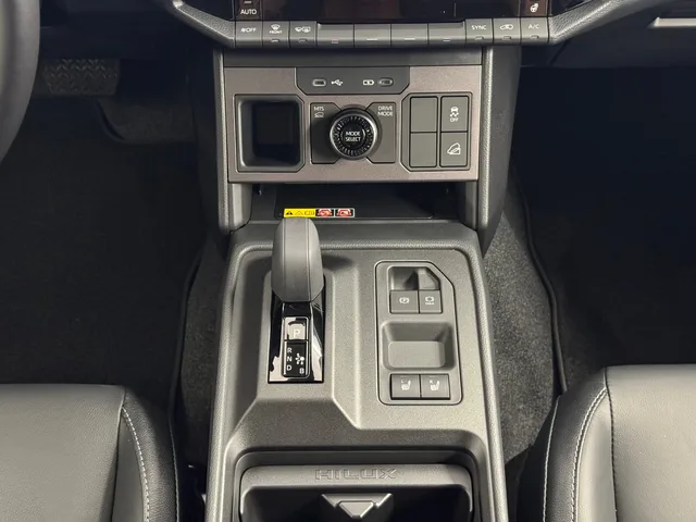 TOYOTA Hilux Double Cab.-Pick-up 59KWh Style AWD