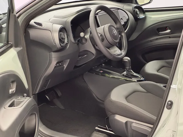 TOYOTA Aygo X 1.5 VVT-i HSD Style