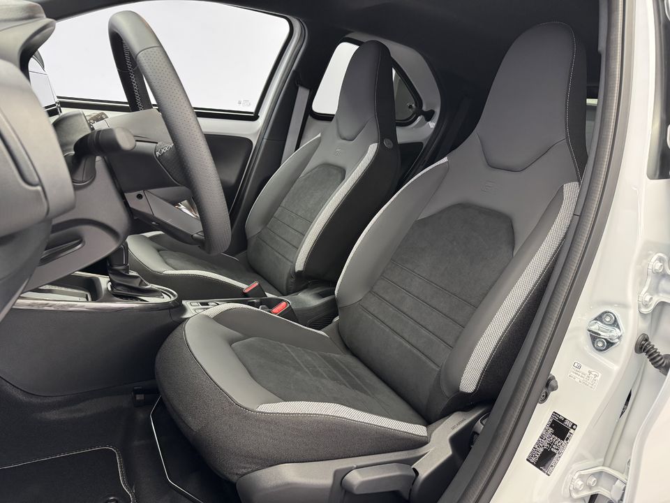 Aygo X 1.5 VVT-i HSD GR Sport