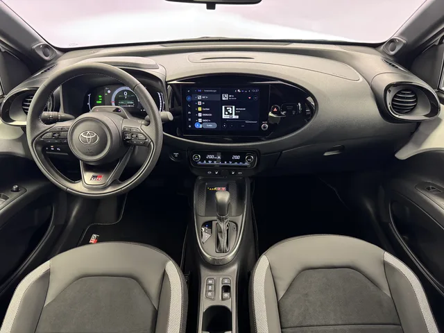 TOYOTA Aygo X 1.5 VVT-i HSD GR Sport