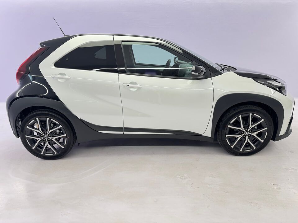 Aygo X 1.5 VVT-i HSD GR Sport
