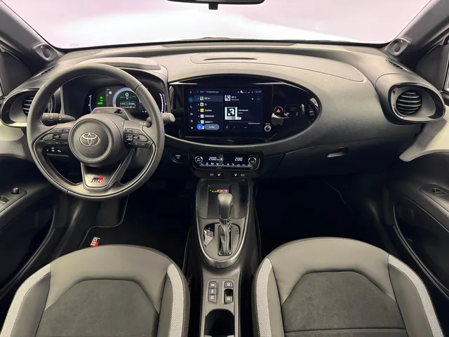 TOYOTA Aygo X 1.5 VVT-i HSD GR Sport