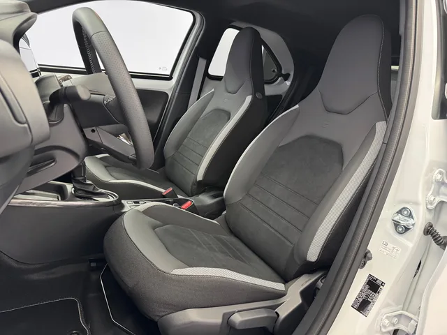 TOYOTA Aygo X 1.5 VVT-i HSD GR Sport