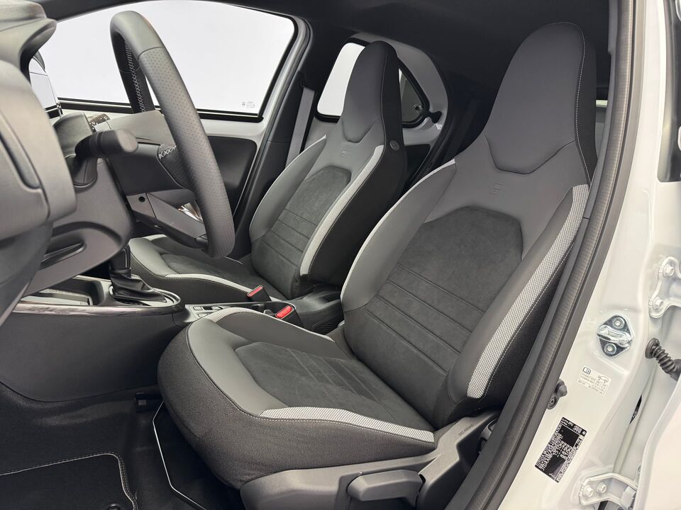 Aygo X 1.5 VVT-i HSD GR Sport