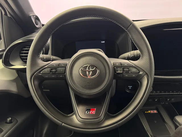 TOYOTA Aygo X 1.5 VVT-i HSD GR Sport