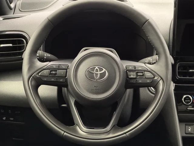 TOYOTA Yaris Cross 1.5 VVT-i HSD Premium AWD-i
