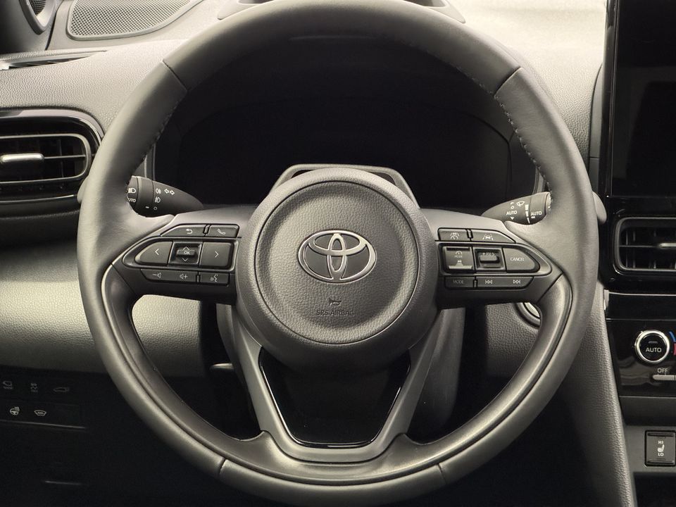 Yaris Cross 1.5 VVT-i HSD Premium AWD-i