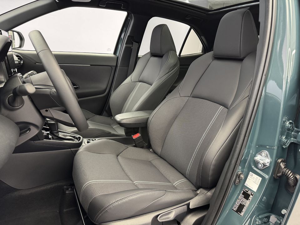 Yaris Cross 1.5 VVT-i HSD Premium AWD-i