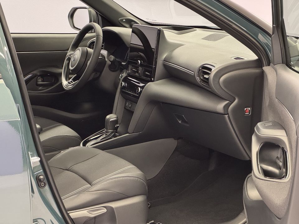Yaris Cross 1.5 VVT-i HSD Premium AWD-i