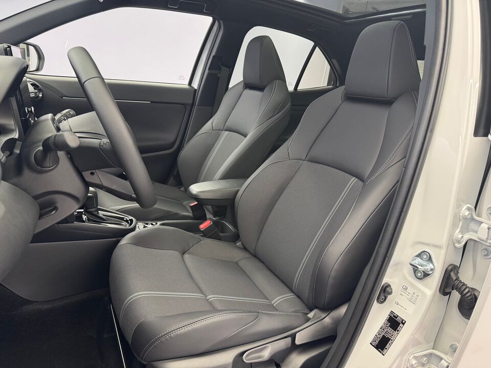 Yaris Cross 1.5 VVT-i HSD Premium AWD-i