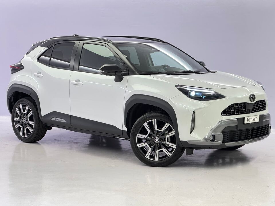 Yaris Cross 1.5 VVT-i HSD Premium AWD-i