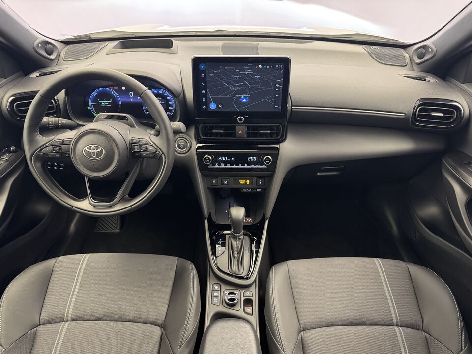 Yaris Cross 1.5 VVT-i HSD Premium AWD-i