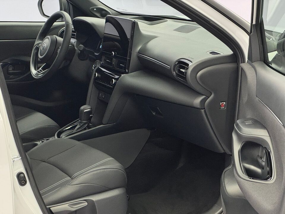 Yaris Cross 1.5 VVT-i HSD Premium AWD-i