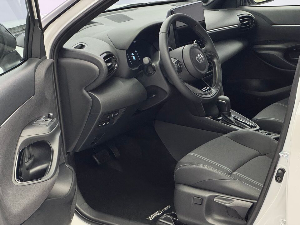 Yaris Cross 1.5 VVT-i HSD Premium AWD-i