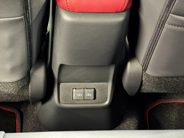 LEXUS LBX 1.5 Hybrid Vibrant Edition AWD