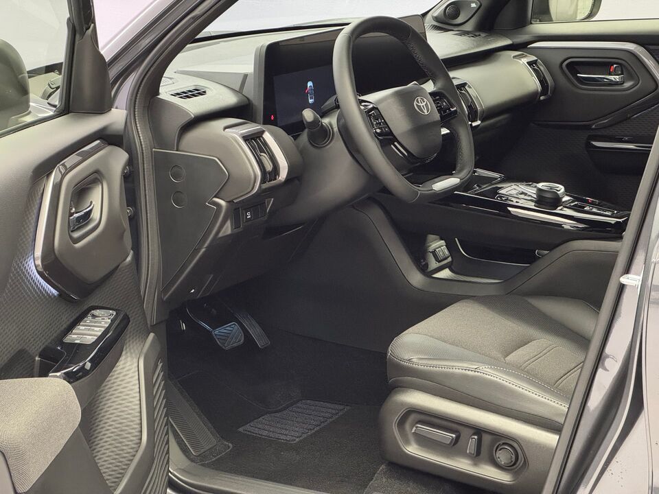 Urban Cruiser Premium AWD