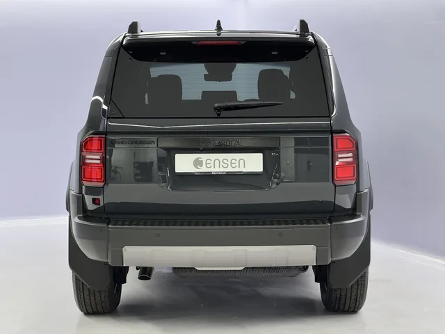 TOYOTA Land Cruiser 2.8 D 48V Invincible AWD