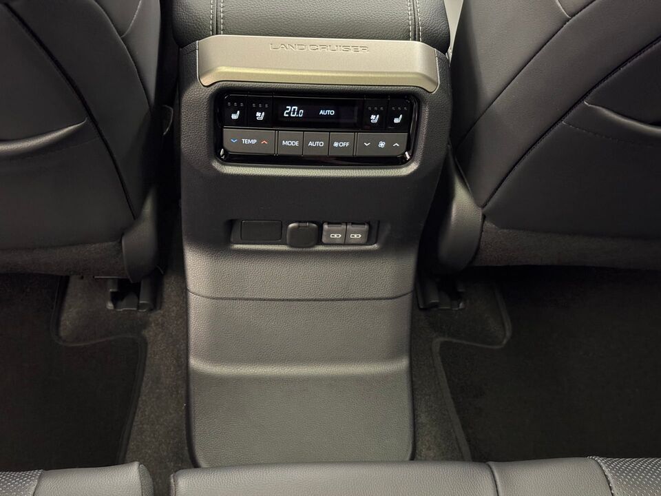 Land Cruiser 2.8 D 48V Invincible AWD