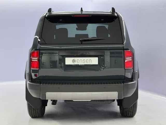 TOYOTA Land Cruiser 2.8 D 48V Invincible AWD