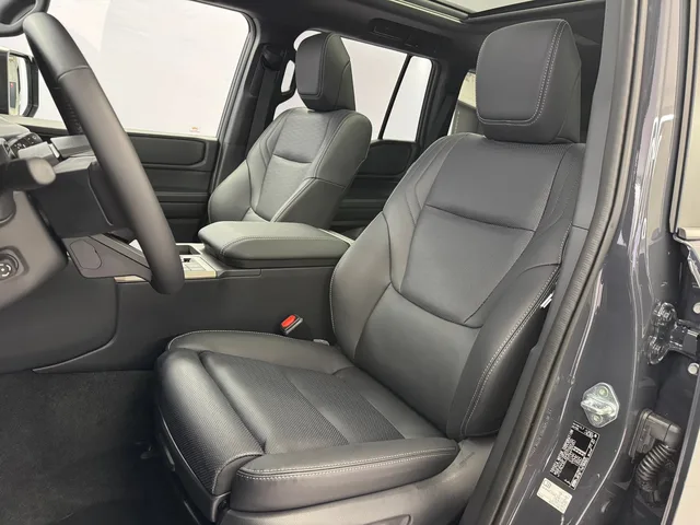 TOYOTA Land Cruiser 2.8 D 48V Invincible AWD