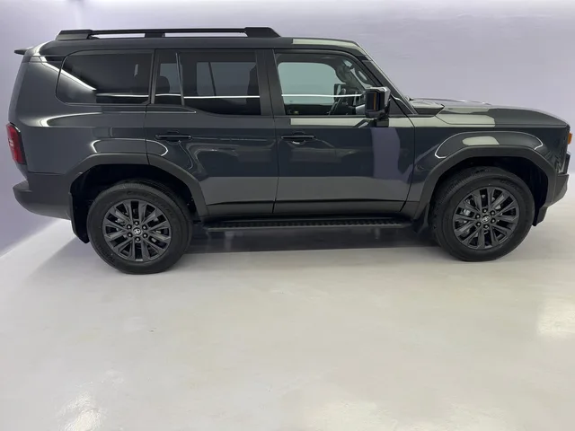 TOYOTA Land Cruiser 2.8 D 48V Invincible AWD