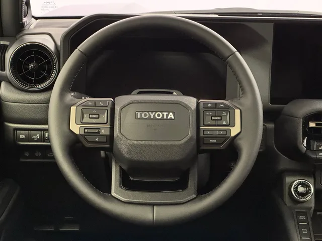 TOYOTA Land Cruiser 2.8 D 48V Invincible AWD