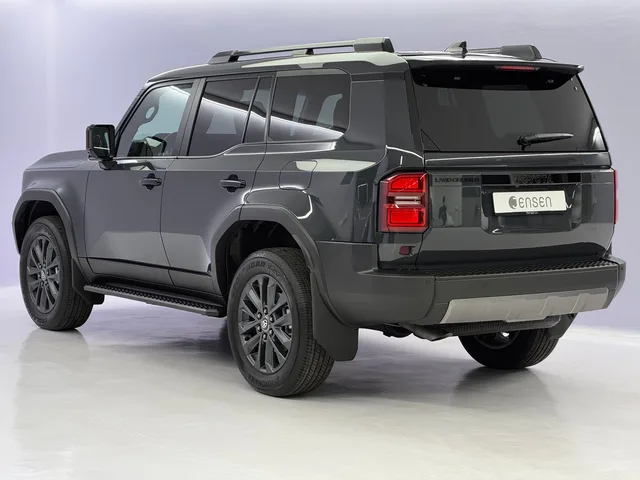 TOYOTA Land Cruiser 2.8 D 48V Invincible AWD