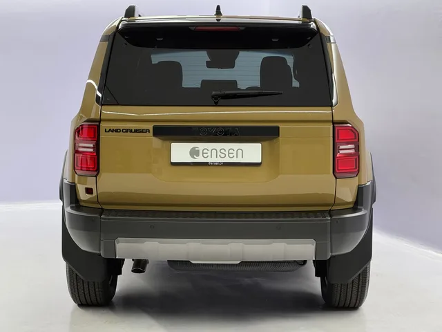 TOYOTA Land Cruiser 2.8 D 48V Invincible AWD