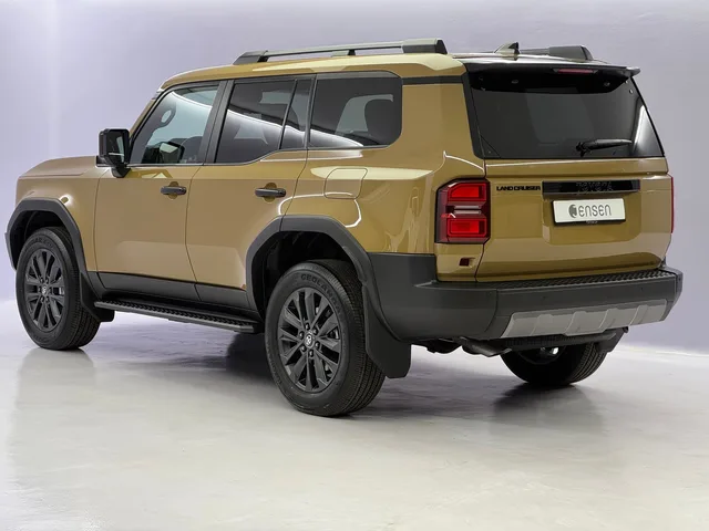 TOYOTA Land Cruiser 2.8 D 48V Invincible AWD