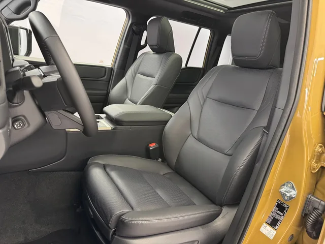 TOYOTA Land Cruiser 2.8 D 48V Invincible AWD