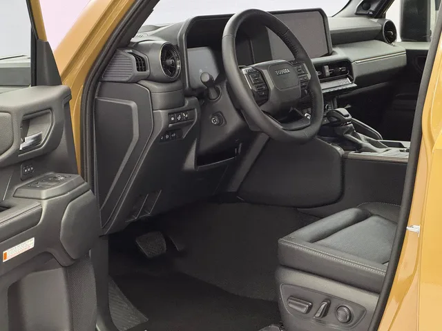 TOYOTA Land Cruiser 2.8 D 48V Invincible AWD