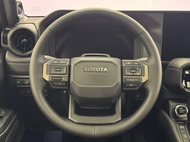 TOYOTA Land Cruiser 2.8 D 48V Invincible AWD