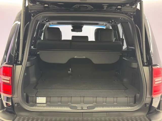 TOYOTA Land Cruiser 2.8 D 48V Invincible AWD