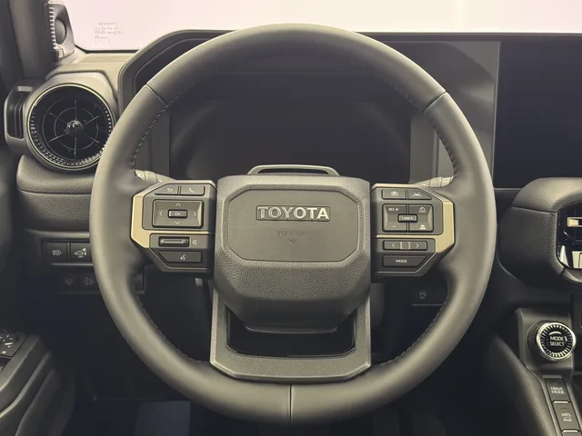 TOYOTA Land Cruiser 2.8 D 48V Invincible AWD