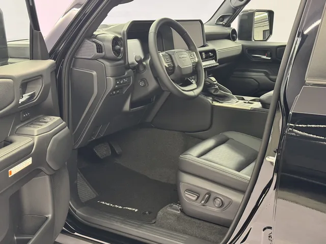 TOYOTA Land Cruiser 2.8 D 48V Invincible AWD