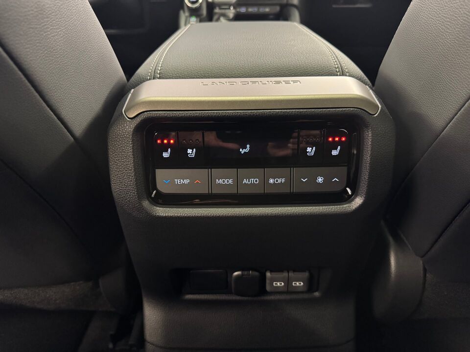 Land Cruiser 2.8 D 48V Invincible AWD