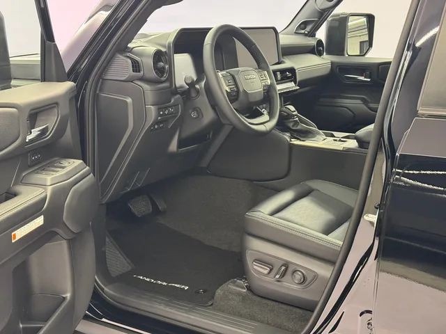 TOYOTA Land Cruiser 2.8 D 48V Invincible AWD