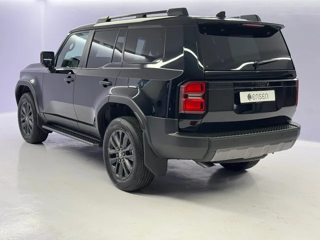 TOYOTA Land Cruiser 2.8 D 48V Invincible AWD