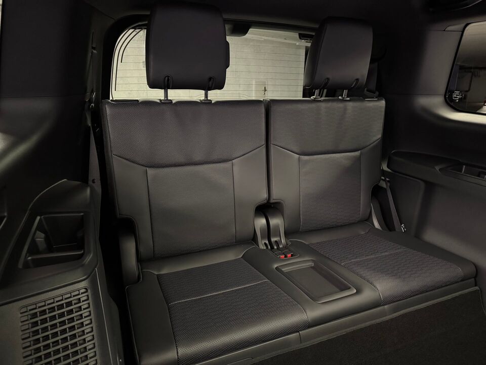Land Cruiser 2.8 D 48V Invincible AWD
