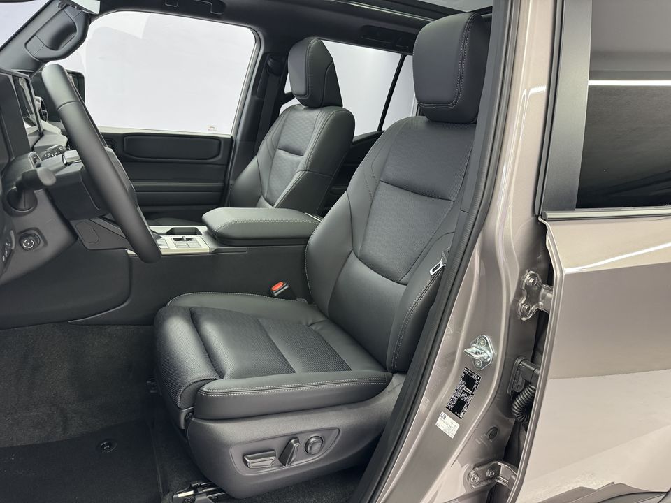 Land Cruiser 2.8 D 48V Invincible AWD