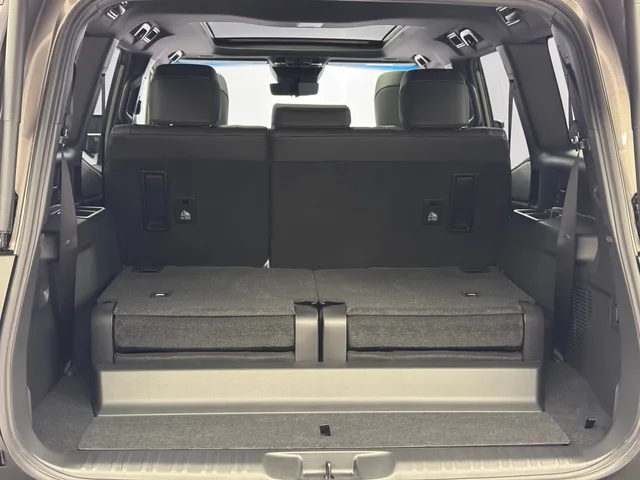TOYOTA Land Cruiser 2.8 D 48V Invincible AWD