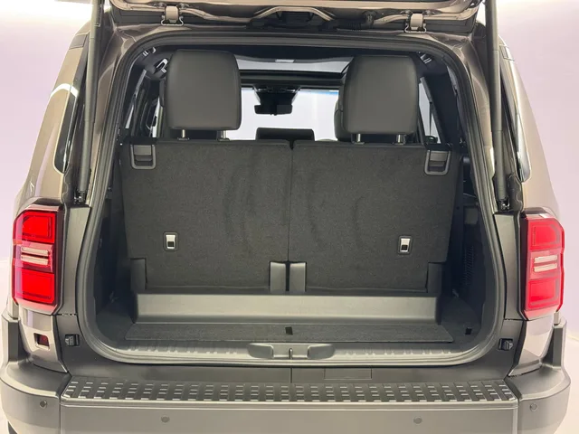 TOYOTA Land Cruiser 2.8 D 48V Invincible AWD