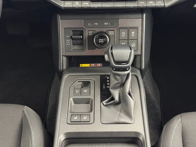 TOYOTA Hilux Double Cab.-Pick-up 2.8 D-4D MHEV 204 Advanced 4x4
